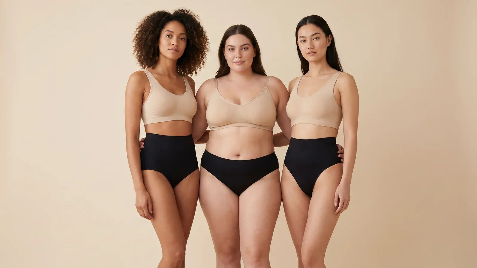 Trois modèles portant différentes culottes gainantes noires Elya — comparatif 2026