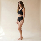 Culotte gainante invisible — vue de profil, finition seamless taille haute galbante