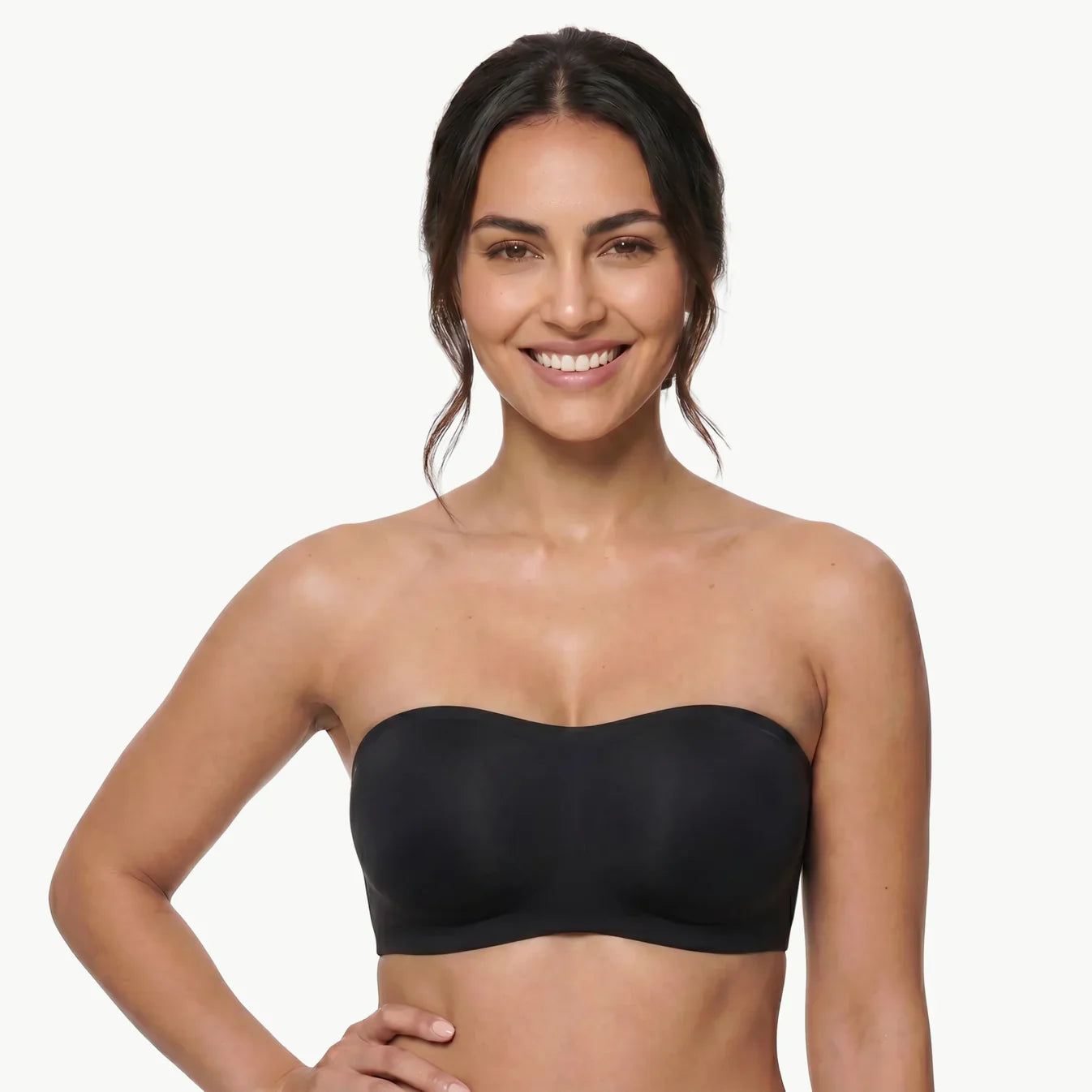 Soutien-gorge invisible sans bretelles noir porté de face